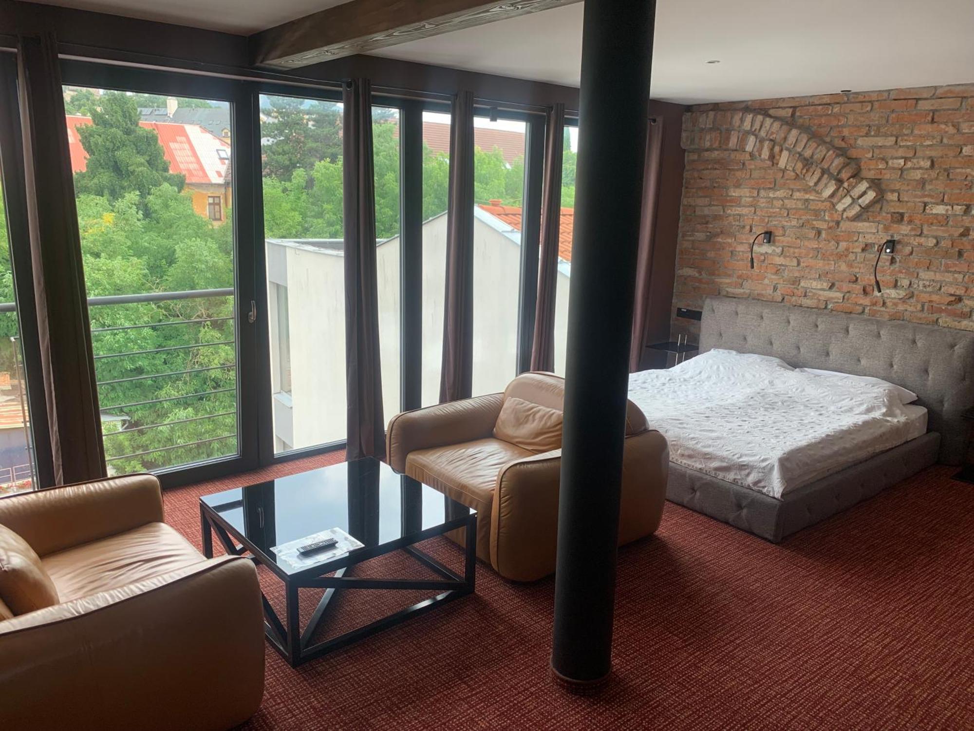Hotel Alexander'S Nyitra Kültér fotó