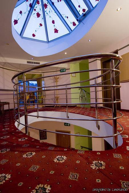 Hotel Alexander'S Nyitra Beltér fotó